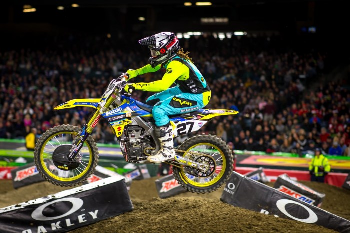 Does suzuki have a factory supercross team