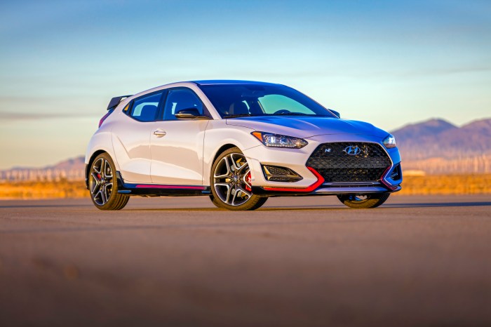 Did hyundai discontinue the veloster