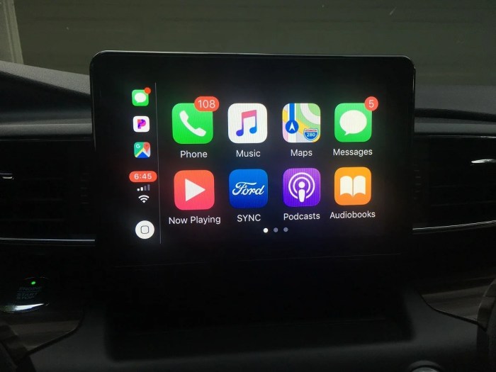Does ford explorer have apple carplay