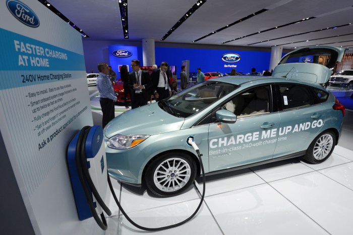 Does ford have electric cars