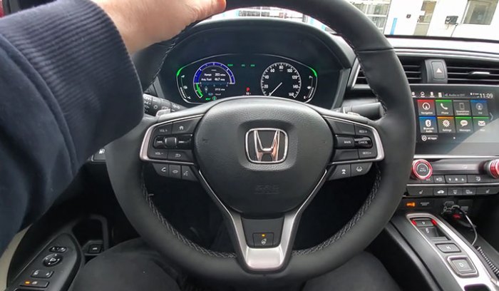 Does honda accord have heated steering wheel