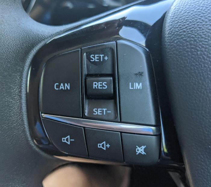 Does ford fiesta have cruise control