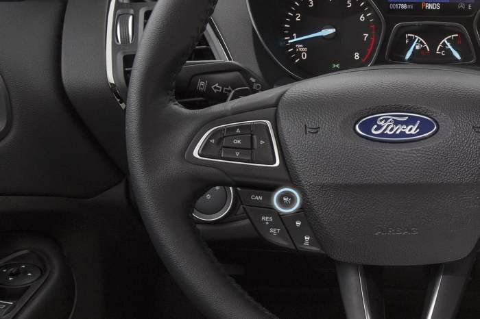 Does ford kuga have cruise control