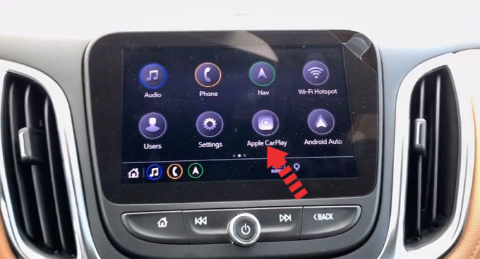 Does chevrolet have apple carplay