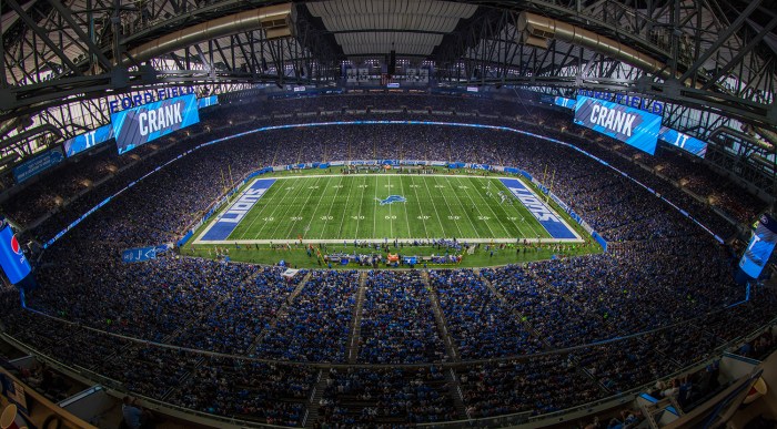 Does ford field have a dome