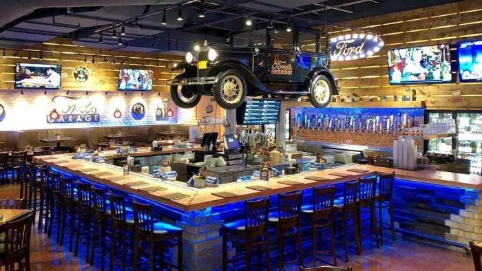 Does ford garage have happy hour