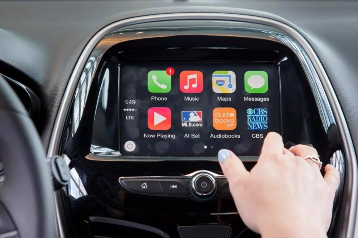 Does chevrolet have apple carplay